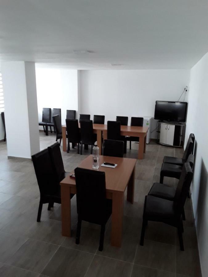 Camere De Inchiriat Central La Calciu มาห์มูเดีย ภายนอก รูปภาพ